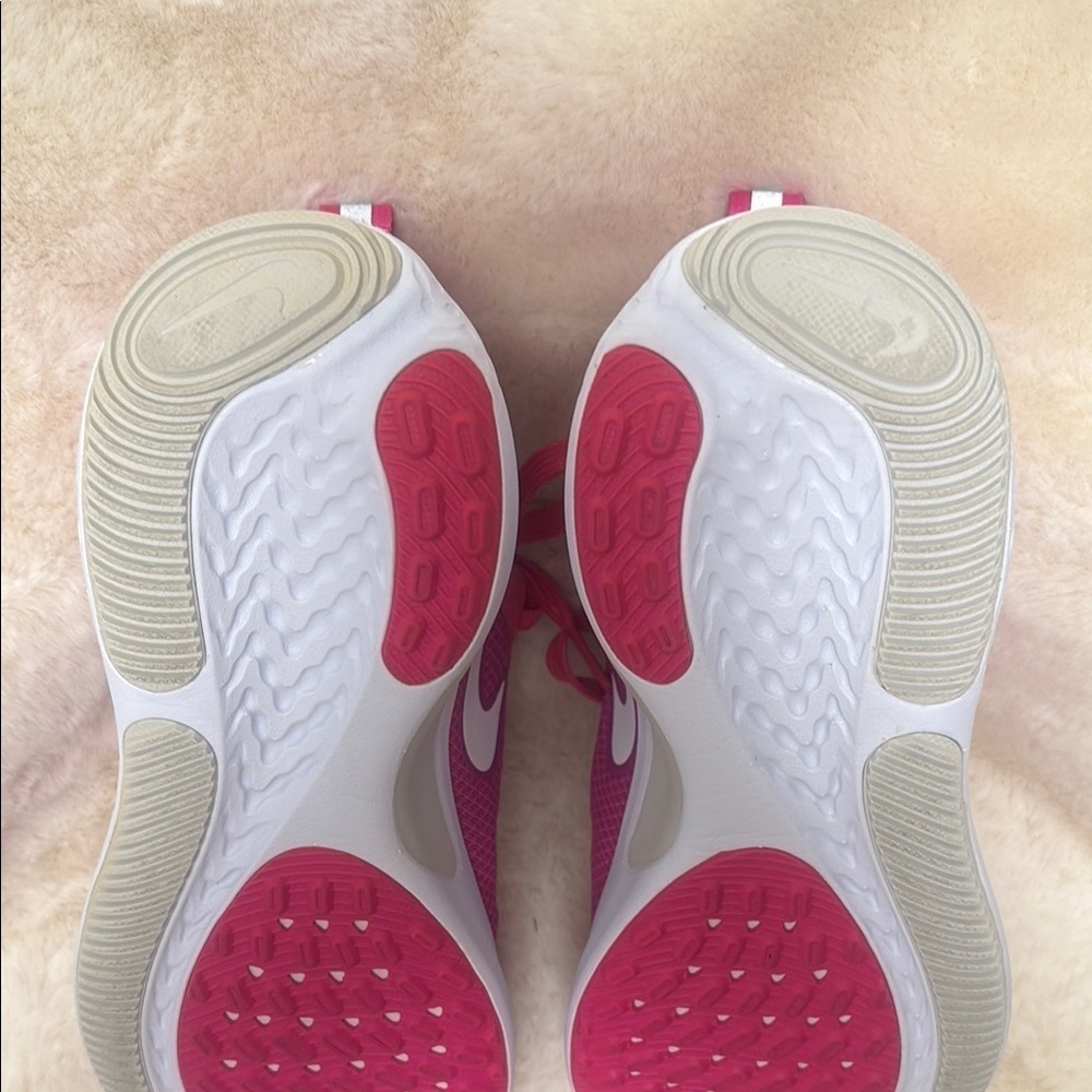 Nike Miler React Pink and White Athletic Shoes with Breathable Mesh - Picture 10 of 11